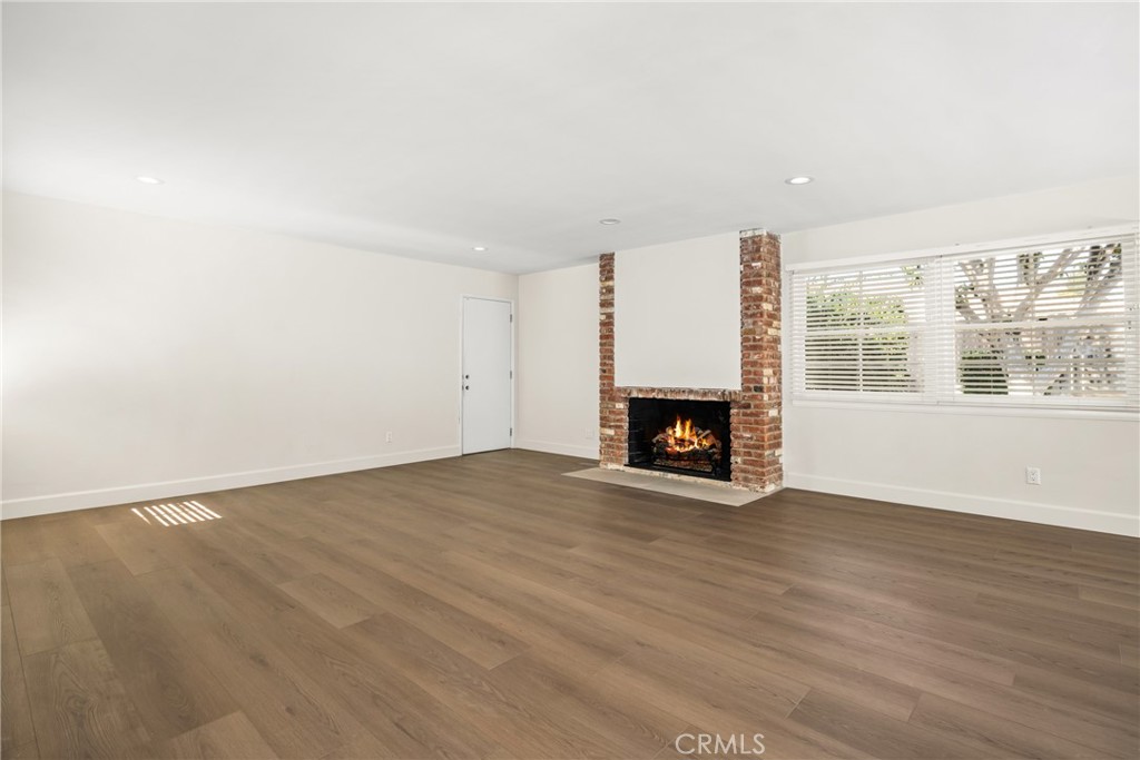 18642 Beachmont