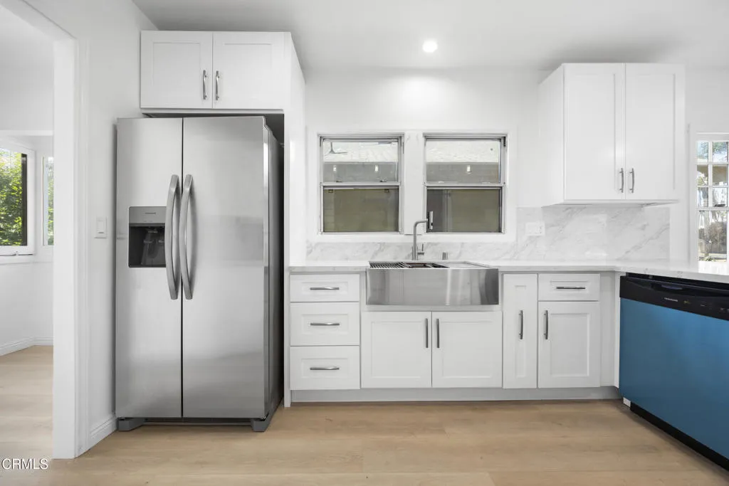 Los Angeles, California 90018, United States, 2 Bedrooms Bedrooms, ,2 BathroomsBathrooms,Residential,Active,162289