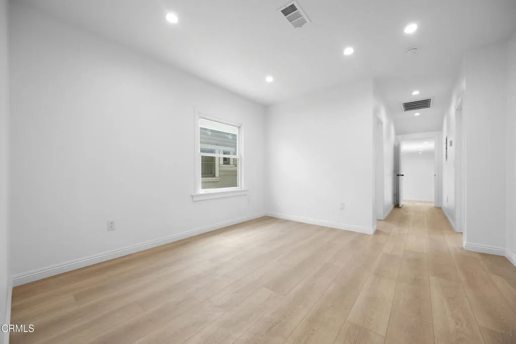 Los Angeles, California 90018, United States, 2 Bedrooms Bedrooms, ,2 BathroomsBathrooms,Residential,Active,162289