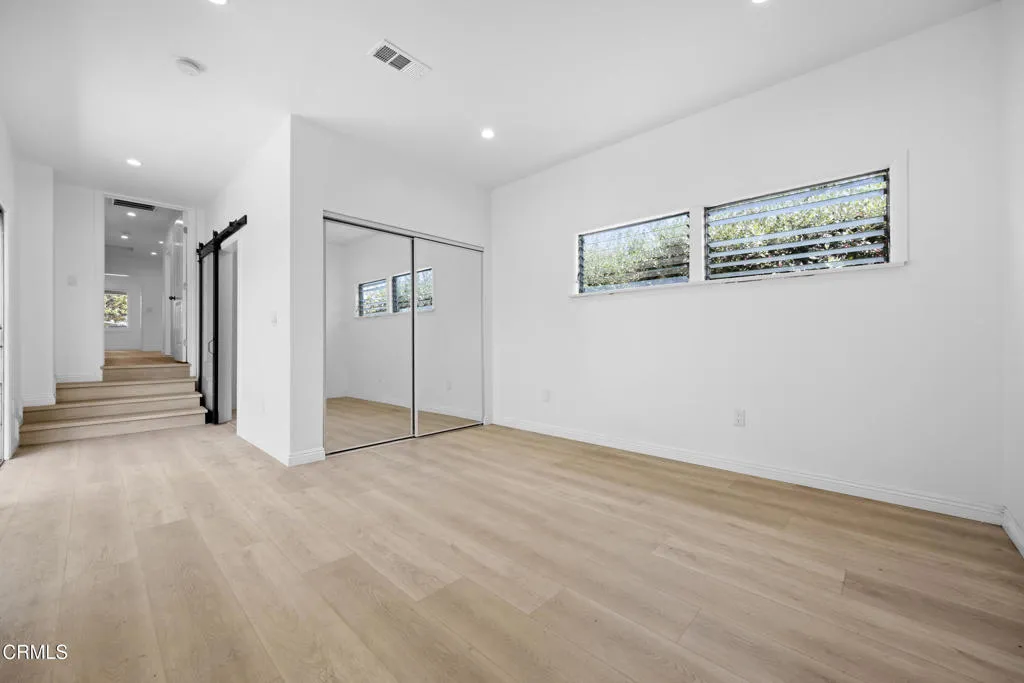 Los Angeles, California 90018, United States, 2 Bedrooms Bedrooms, ,2 BathroomsBathrooms,Residential,Active,162289