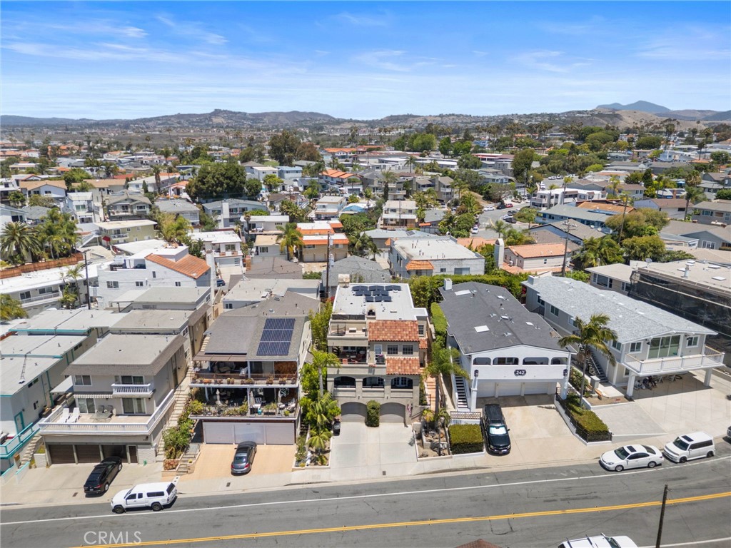 244 W Mariposa A