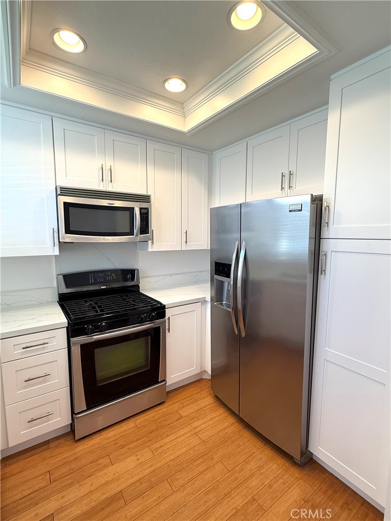 La Vista (LVIS) - Residential Lease