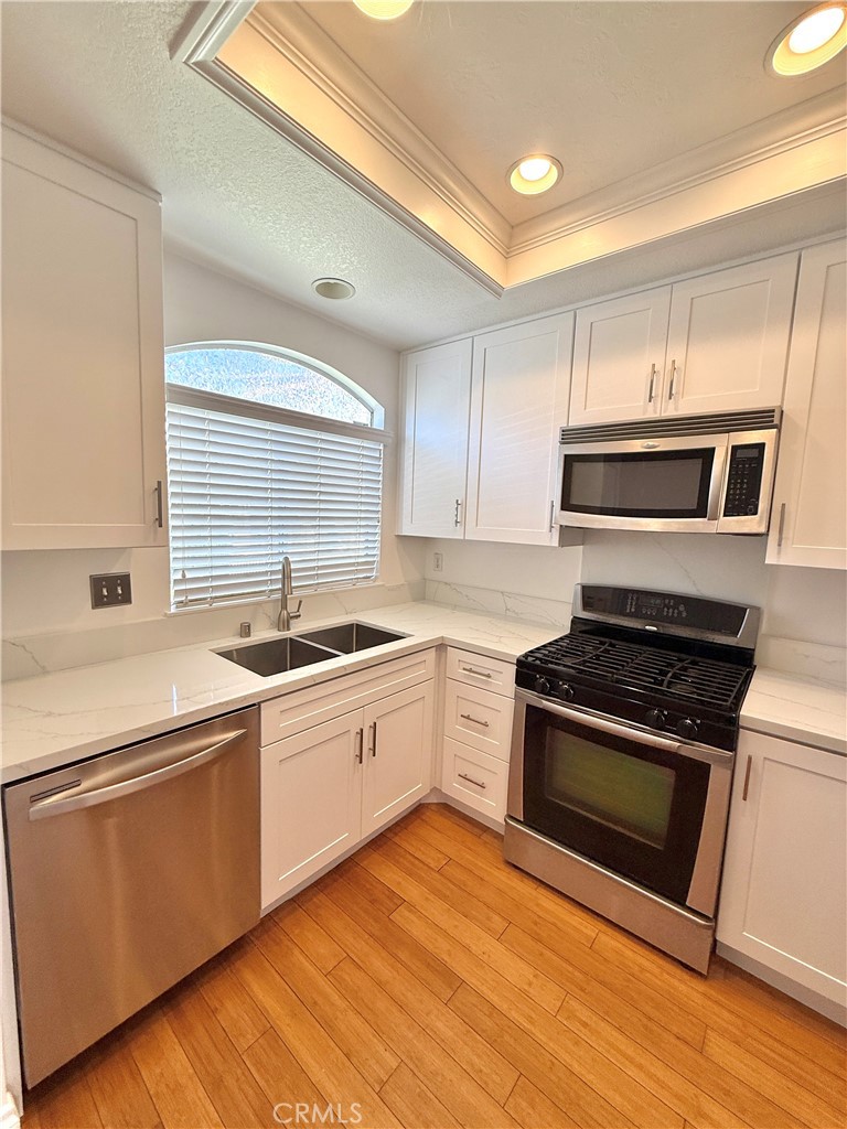 La Vista (LVIS) - Residential Lease