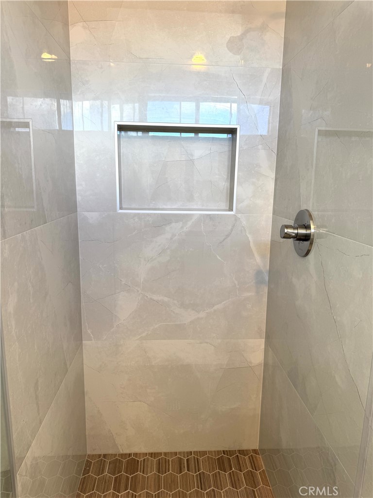 La Vista (LVIS) - Residential Lease