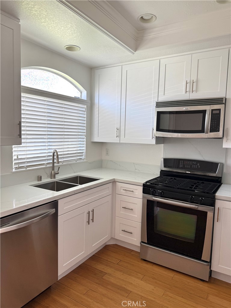 La Vista (LVIS) - Residential Lease