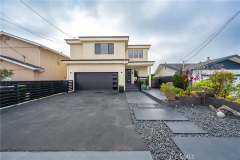 Photo of 1229 Hillcrest Dr, Morro Bay, CA 93442 (MLS # PI25266316)