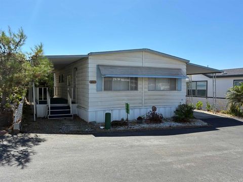 Photo of 718 Sycamore Avenue #23, Vista, CA 92083 (MLS # NDP2508890) Photo of 718 Sycamore Avenue #23, Vista, CA 92083 (MLS # NDP2508890)