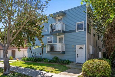 Photo of 669 W 40th St #2, San Pedro, CA 90731 (MLS # PV26077569)