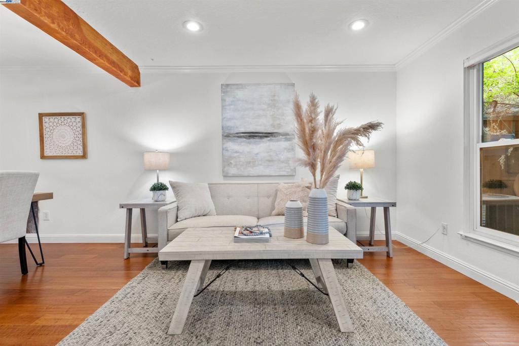 LIVERMORE DOWNS - Residential