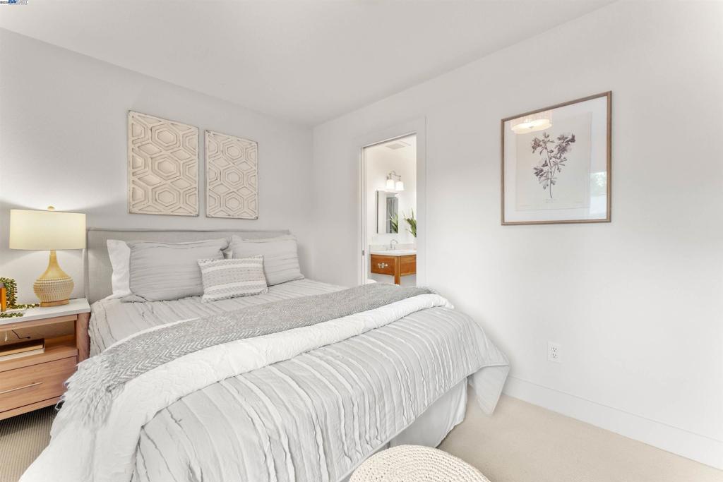 LIVERMORE DOWNS - Residential