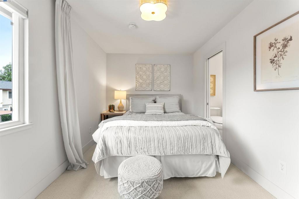 LIVERMORE DOWNS - Residential