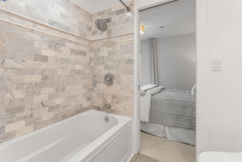 LIVERMORE DOWNS - Residential