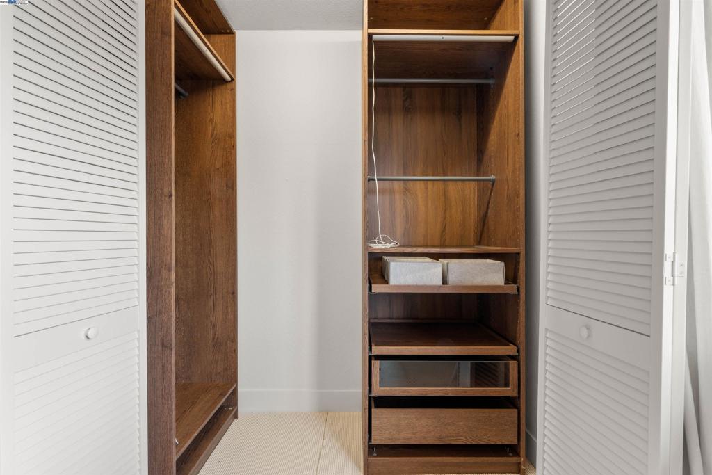 LIVERMORE DOWNS - Residential