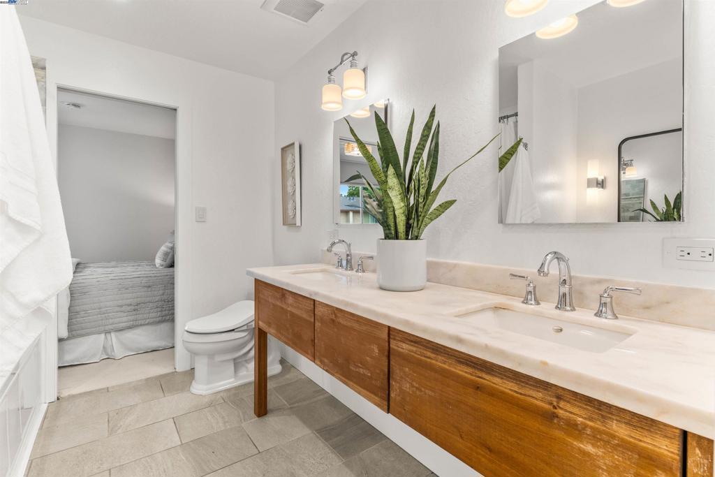 LIVERMORE DOWNS - Residential