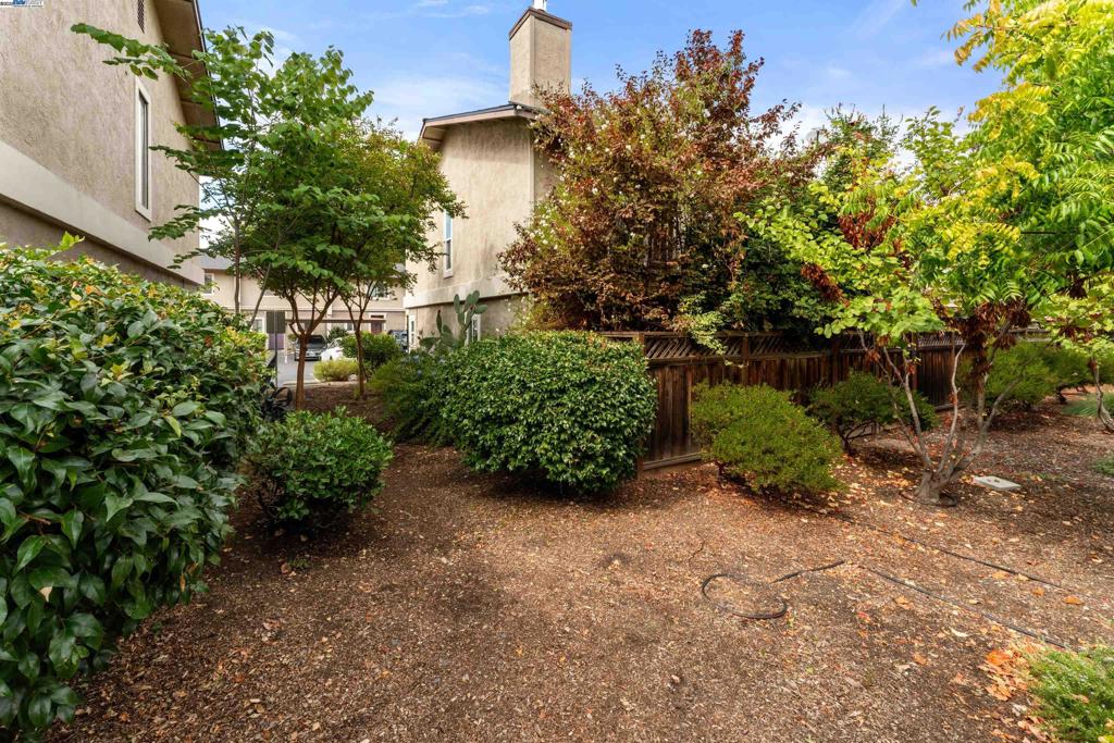 LIVERMORE DOWNS - Residential