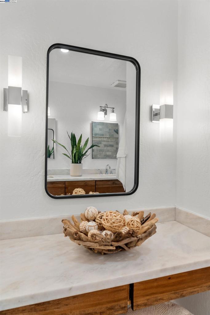 LIVERMORE DOWNS - Residential