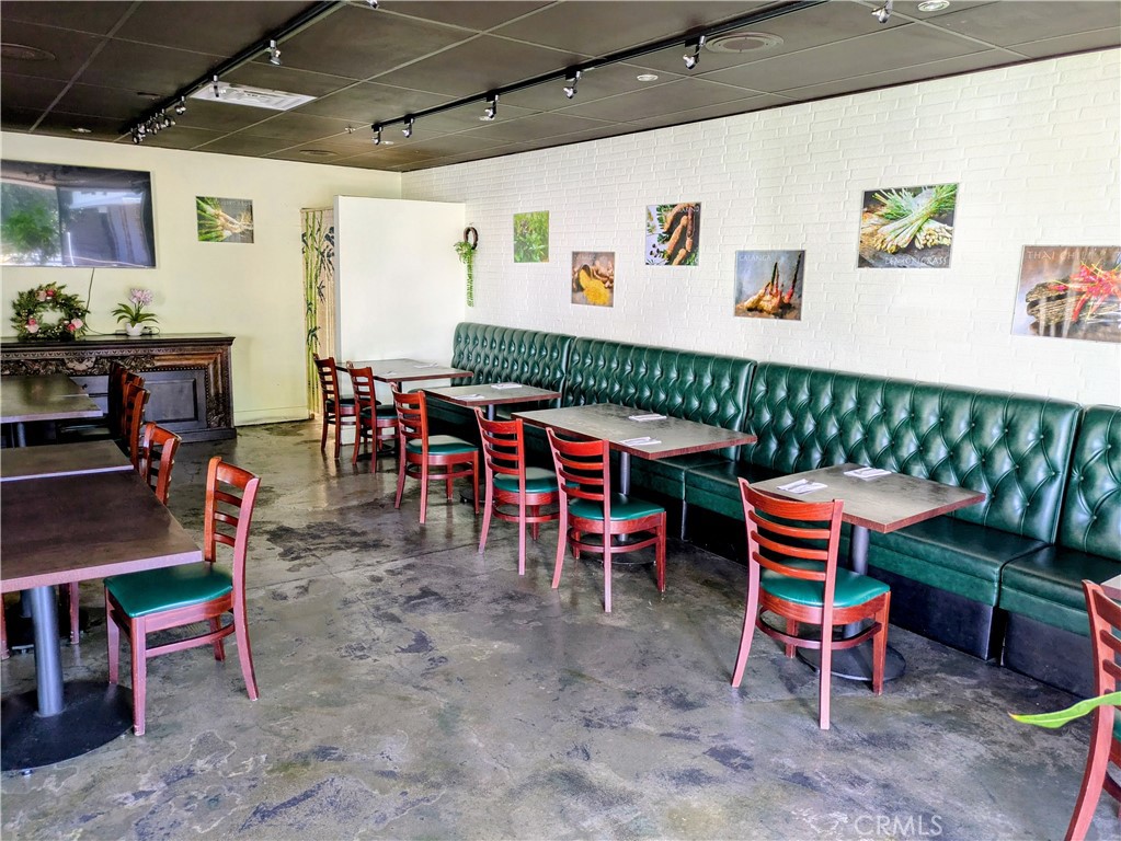 15928 Ventura Boulevard 101