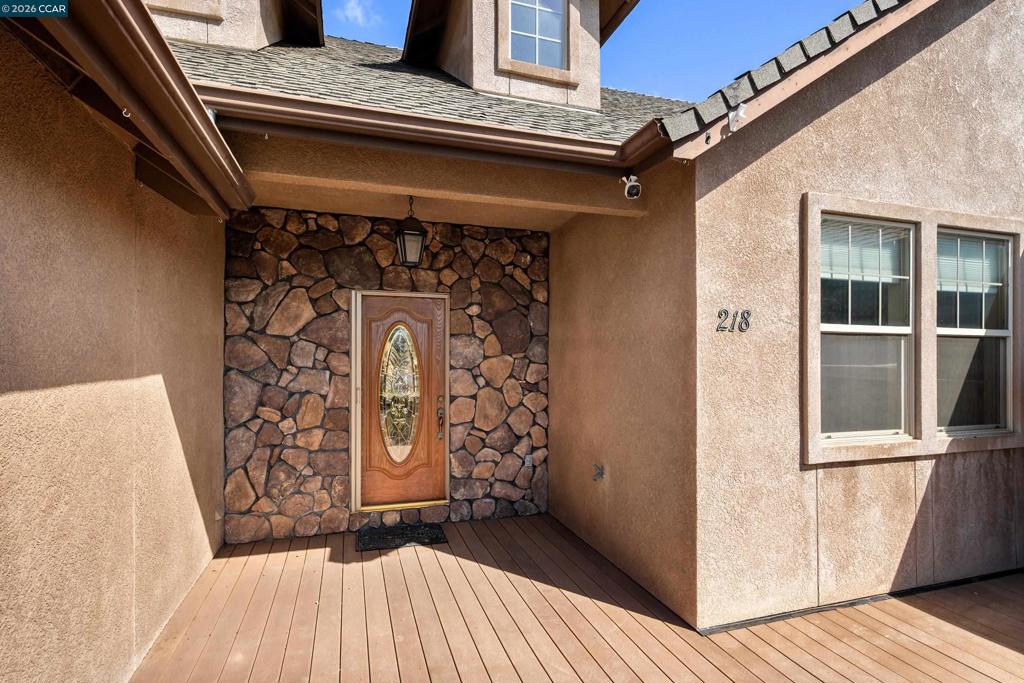 218 Smith Flat Rd