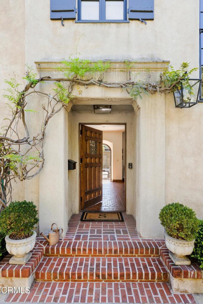 1275 Hillcrest Avenue