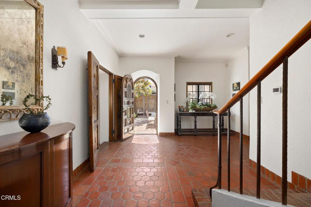 1275 Hillcrest Avenue