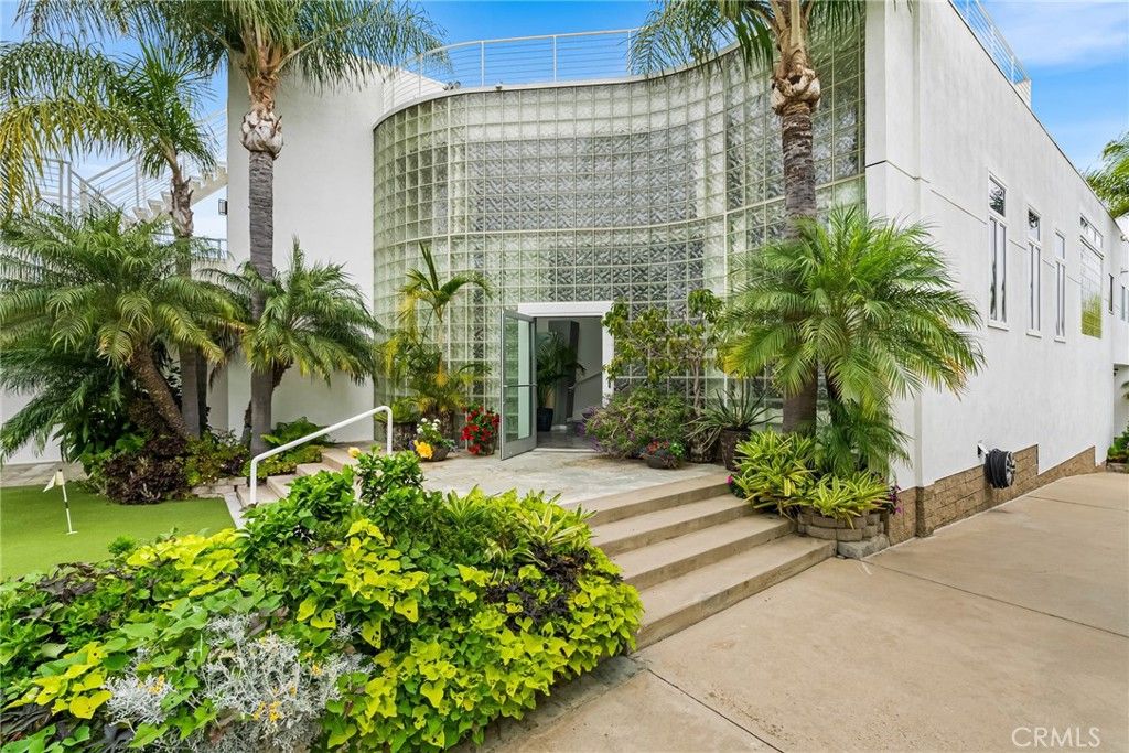 Photo of 20301 SW Cypress St, Newport Beach, CA 92660 (MLS # OC25238572)