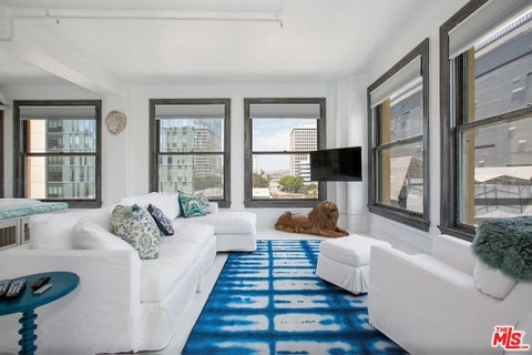 Photo of 108 W 2nd Street #502, Los Angeles, CA 90012 (MLS # 26102023)