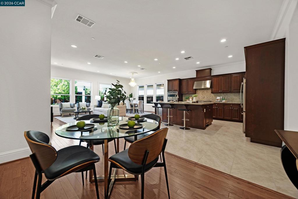 1939 Burgundy Ln