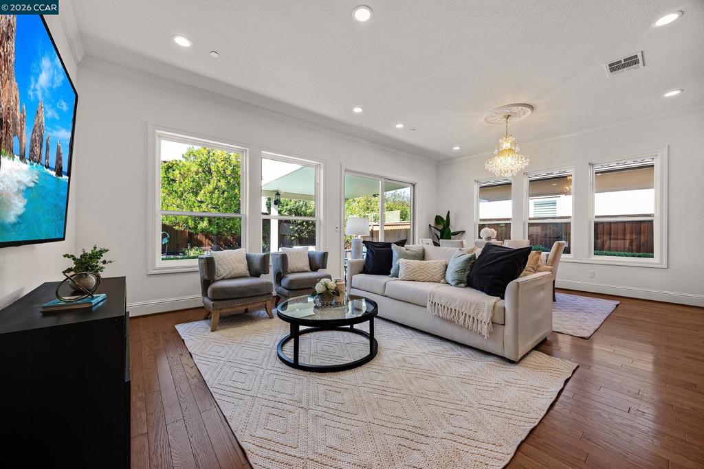 1939 Burgundy Ln