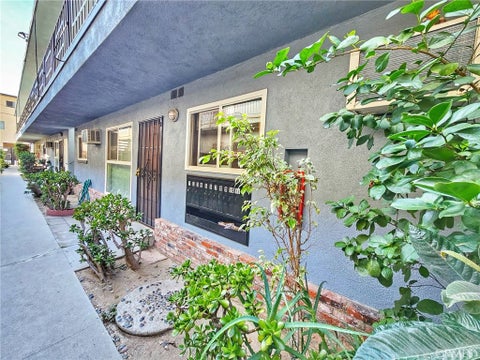 Photo of 402 E Dryden ST, Glendale, CA 91207 (MLS # GD26202268)