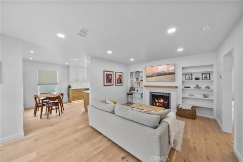 Photo of 1006 E Ridgewood St ST, Long Beach, CA 90807 (MLS # OC26098532)