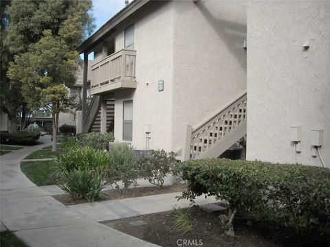 Photo of 182 Tangelo, Irvine, CA 92618 (MLS # OC25279950)