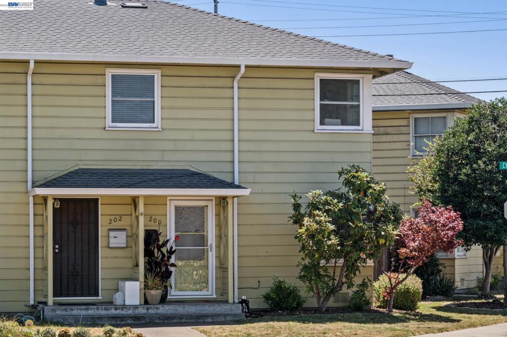 200 Cypress St