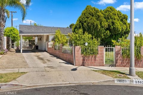 Photo of 13620 Louvre Street St, Pacoima, CA 91331 (MLS # SR26085615)