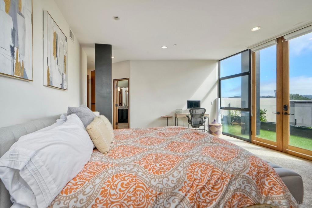 Del Mar - Residential