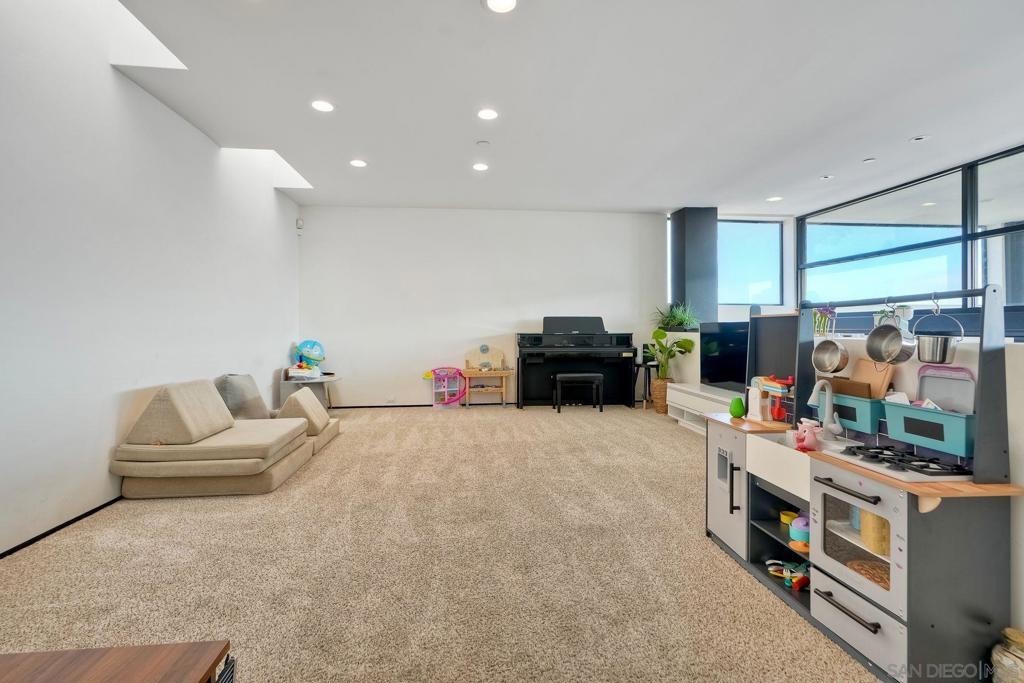 Del Mar - Residential