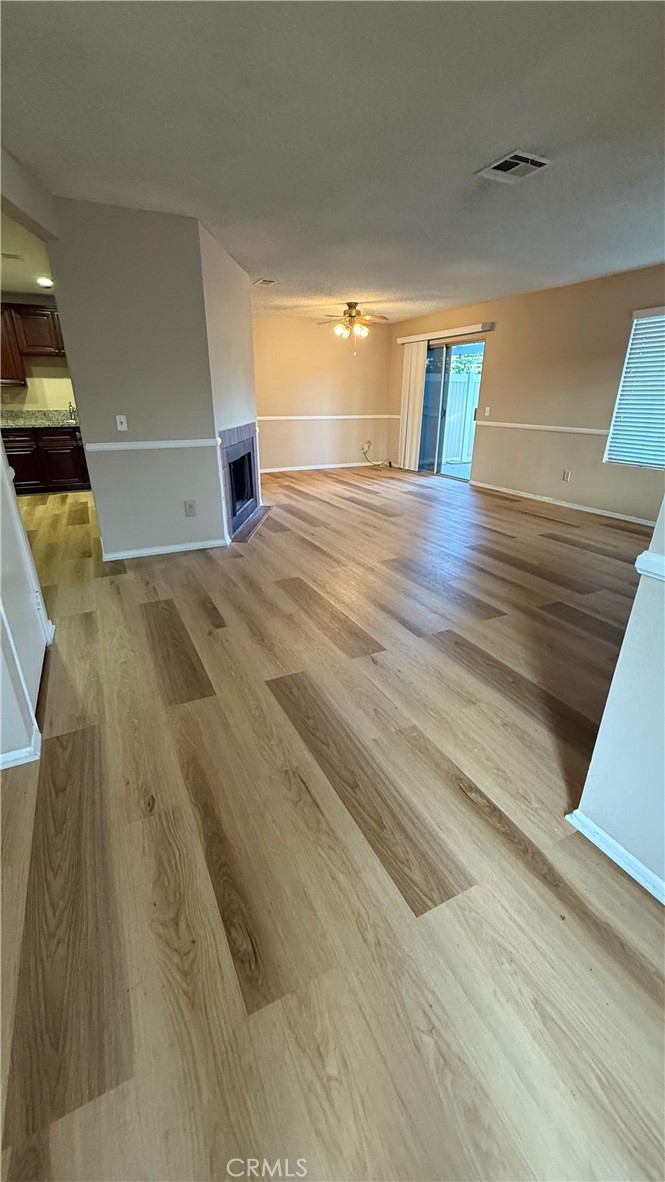 New Lower price!!!!
This condo is located in a very desirable neighborhood close to freeway, schools and shopping, its has been repipe for all the pluming and newer floors.