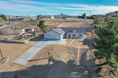 Photo of 17850 Bangor Avenue, Hesperia, CA 92345 (MLS # HD26032946)