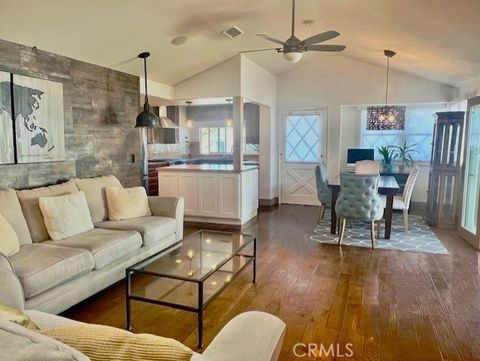 53 Saratoga Newport Beach CA 92660