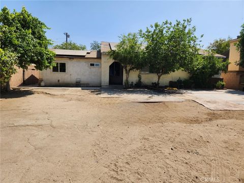 Photo of 8626 Laurel Canyon Boulevard, Sun Valley, CA 91352 (MLS # SR25153158) Photo of 8626 Laurel Canyon Boulevard, Sun Valley, CA 91352 (MLS # SR25153158)