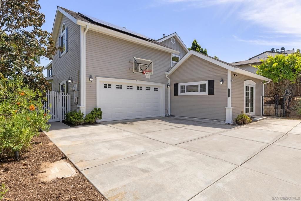 Photo of 3311 James Dr, Carlsbad, CA 92008 (MLS # 260010395SD)