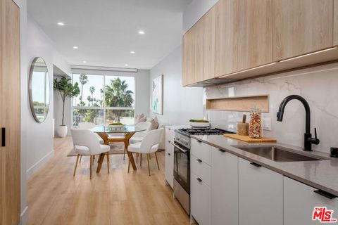 Photo of 12431 Rochester Avenue #PH4, Los Angeles, CA 90025 (MLS # 26634069)