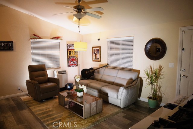 327 W Wilson Street 23