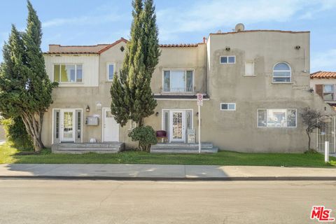Photo of 2337 Vineyard Avenue, Los Angeles, CA 90016 (MLS # 26652667)