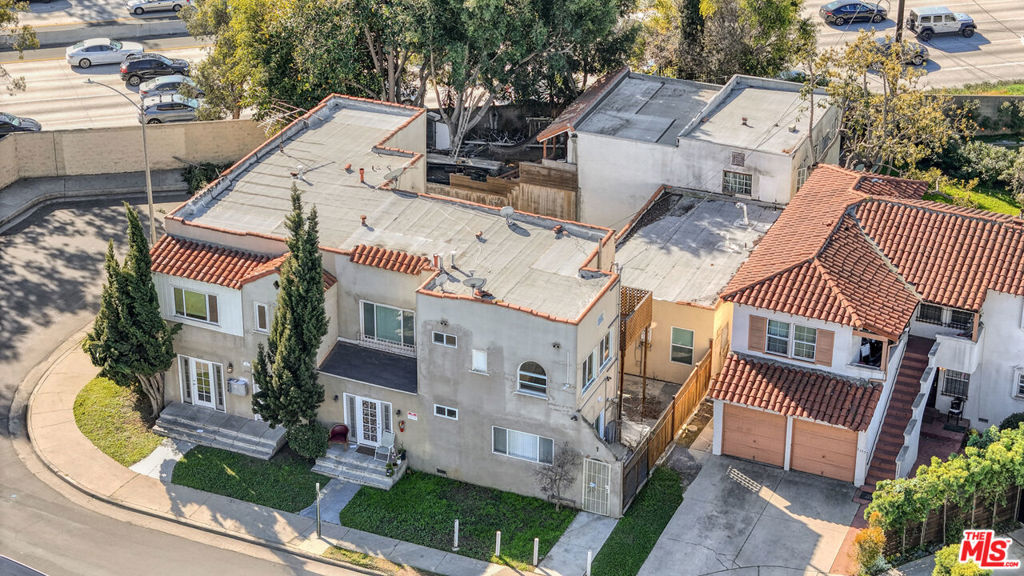 2337 Vineyard Avenue