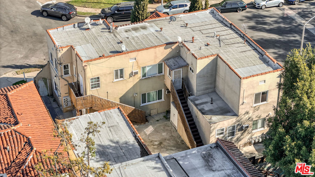 2337 Vineyard Avenue
