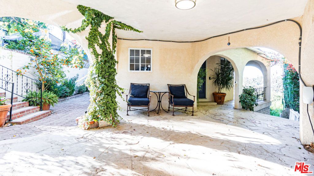 Photo of 4707 Bedel Street, Woodland Hills, CA 91364 (MLS # 25481521)