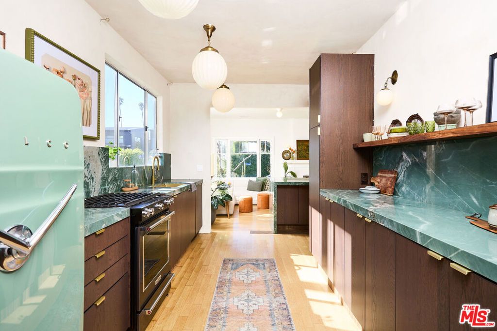 Photo of 818 Palms Boulevard, Venice, CA 90291 (MLS # 25603429)