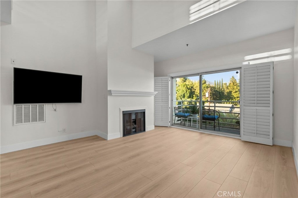 2905 Montrose Avenue 610
