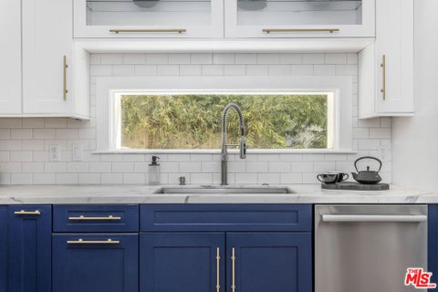 Tiny photo for 2201 Beech Knoll Road, Los Angeles, CA 90046 (MLS # 26102924)