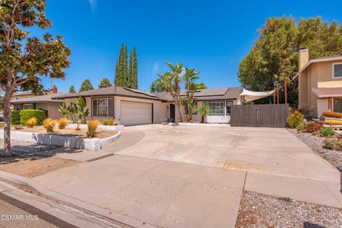 Photo of 2369 E Alden Street, Simi Valley, CA 93065 (MLS # 226003987)